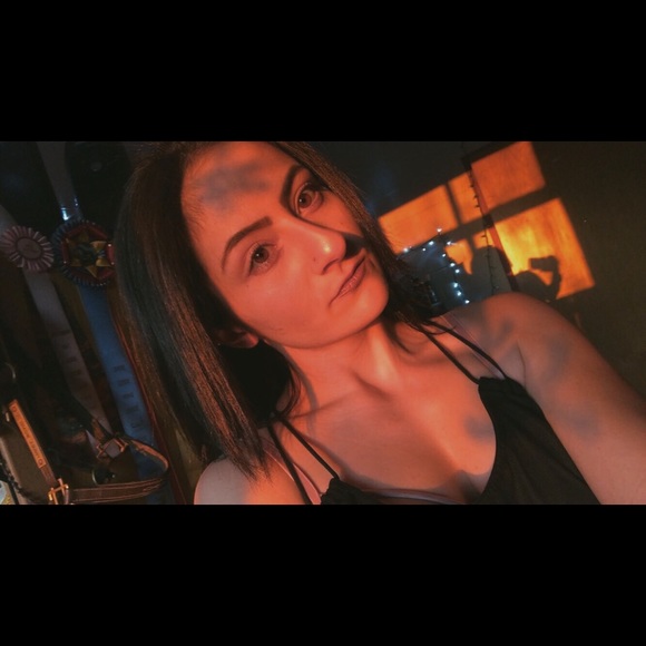 Meet your Posher - Picture 5 of 5